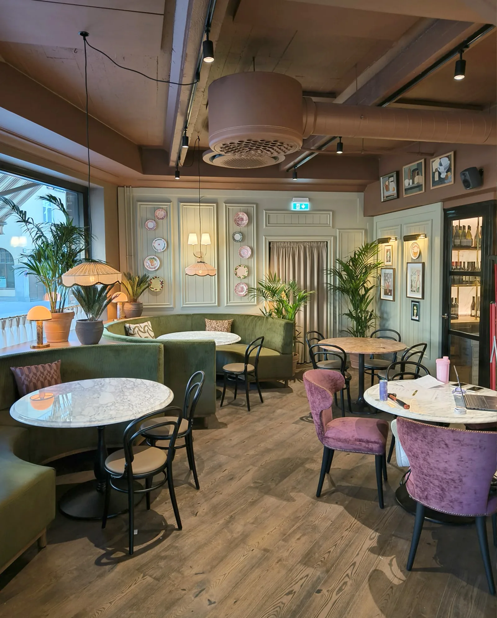 Brasserie Deux restorani interjöör: Tampere